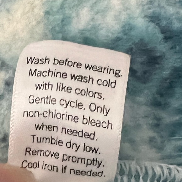 Croft & Barrow Long Sleeve Top - Picture 4 of 5